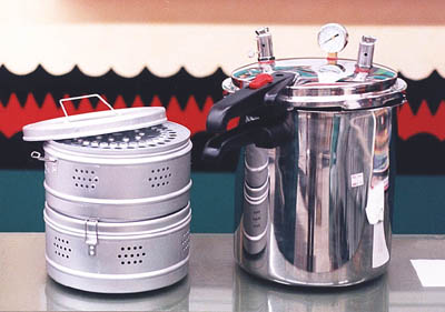 newsterilizer1.jpg (89830 bytes)